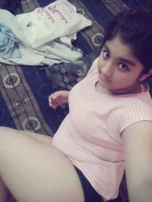 Young Cutie Topless Desi_7.jpg